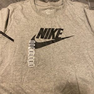 Womens Nike T-shirt NWT‼️